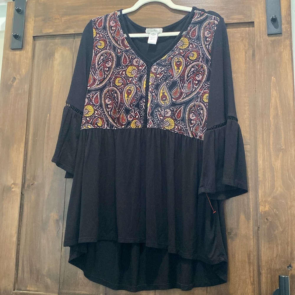E241 Islea shirt XL Top EUC Black Long Tunic